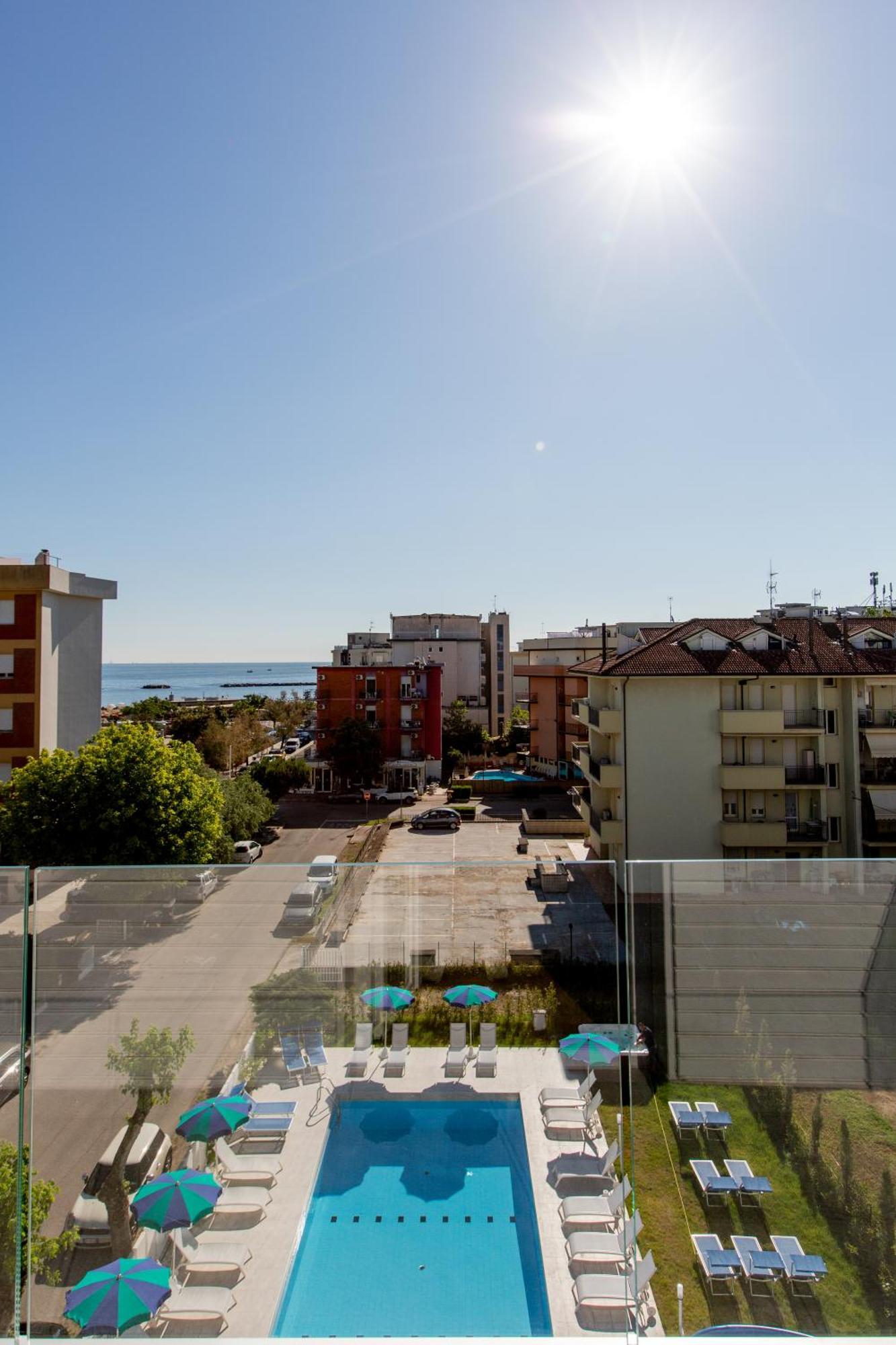 Hotel Clubhotel 3*